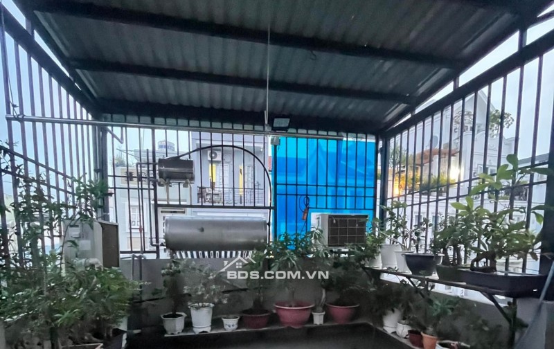 VỊ TRÍ ĐẸP - 4 TẦNG - NGAY LÊ VĂN QUỚI - SÁT TÂN PHÚ - CHỈ HƠN 4 TỶ XÍU